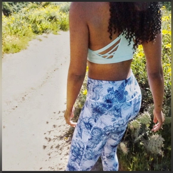FABLETICS Salar Powerhold PALISADES Blue & White Floral Leggings Sz XS S - Picture 10 of 16